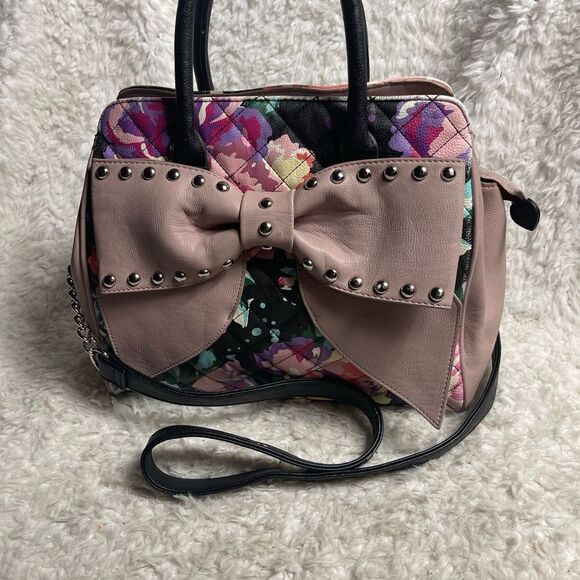Betsey Johnson multi color quilted Shoulder bag large mauve bow & studs accent - Picture 3 of 15